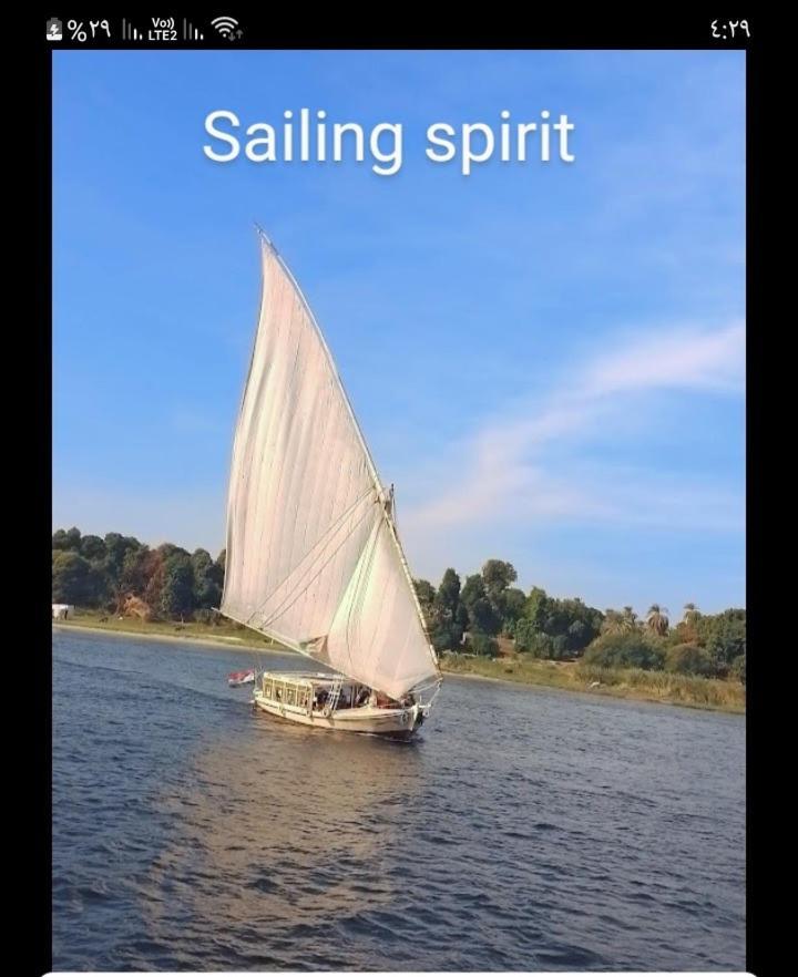 Hotel Sailing Spirit Assuan Esterno foto